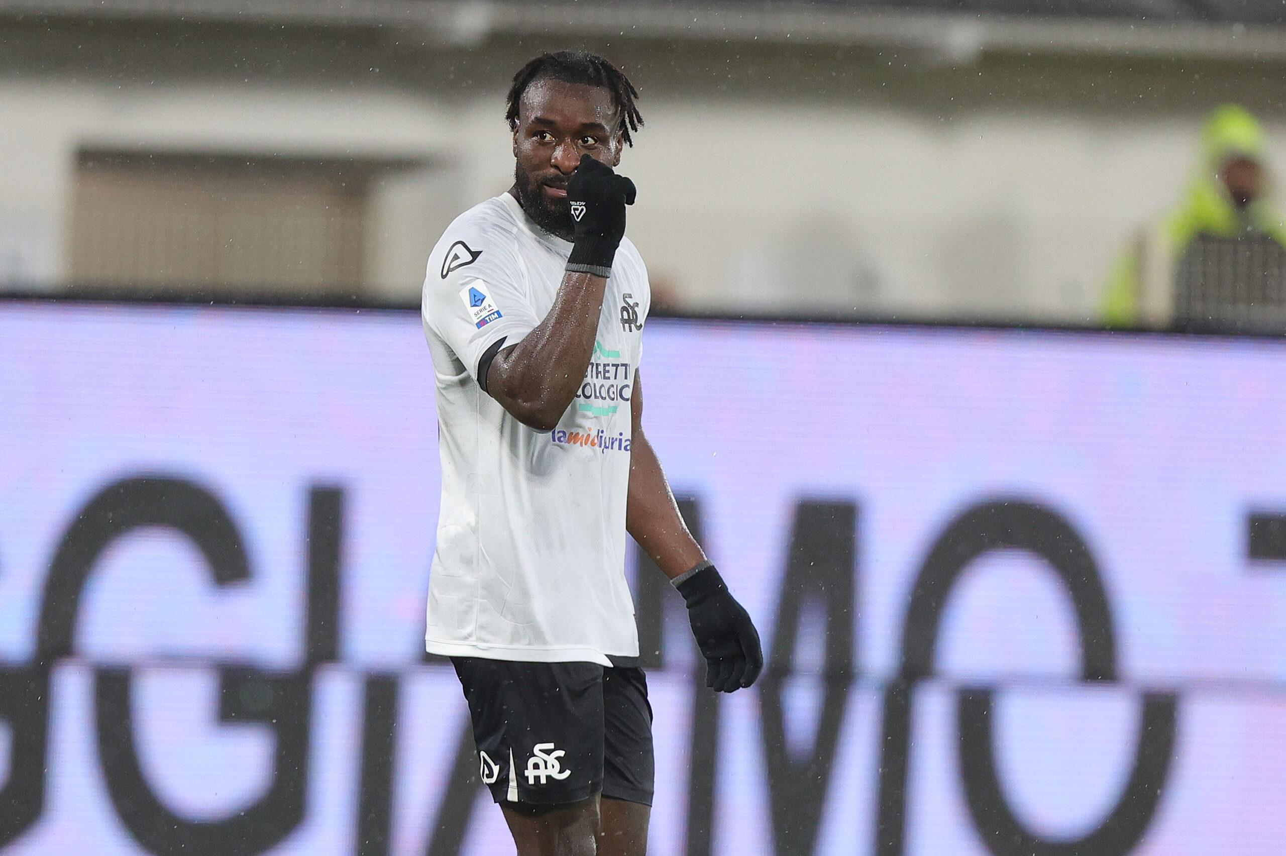 Mbala Nzola