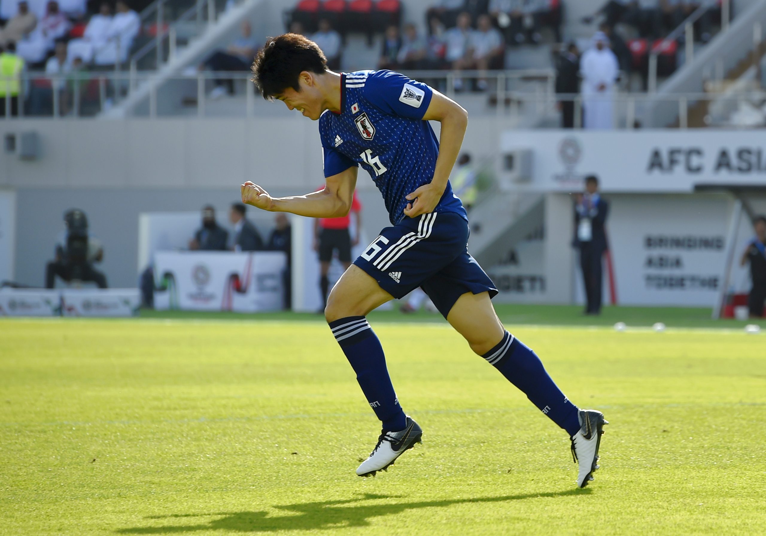 Calciomercato Bologna – Tomiyasu piace a due club inglesi